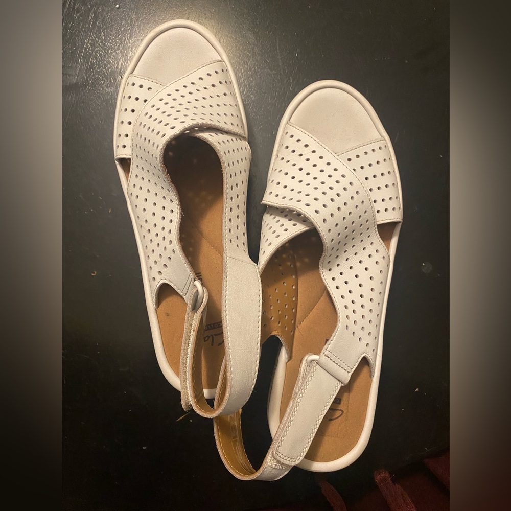 Clarks Collection, Leather platform slingbacks, Size 7
